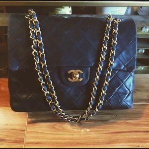 CHANEL SQUARE MEDIUM DOUBLE FLAP